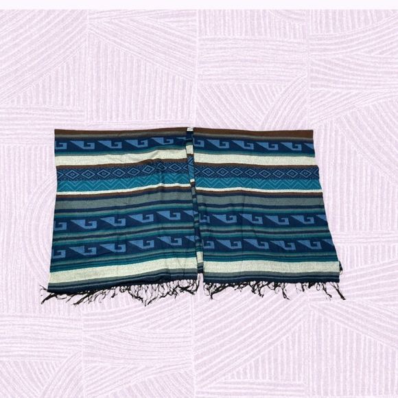 Cherrie Bliss oversized shawl - Picture 1 of 5